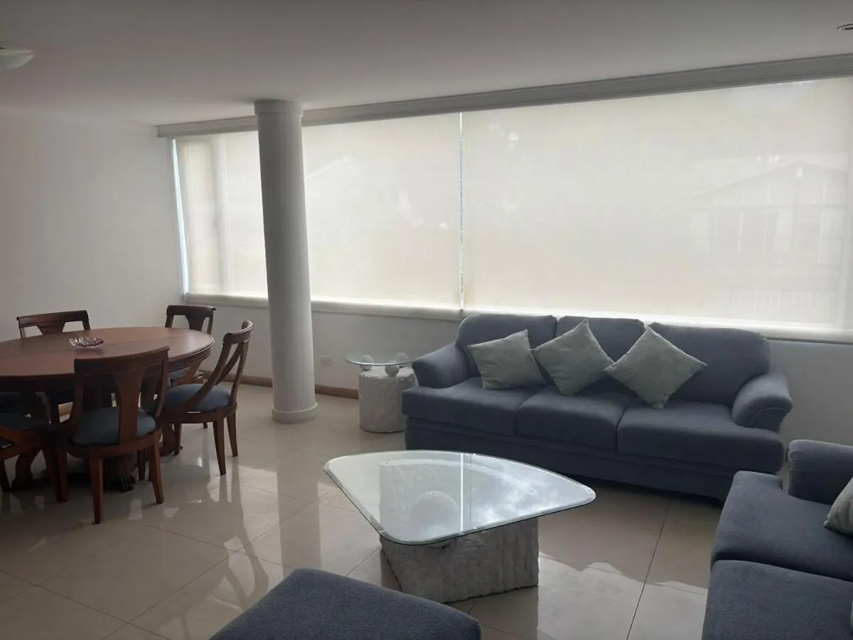 Departamento Deluxe Cumbaya Διαμέρισμα Κίτο